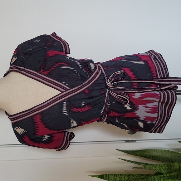 BCBGMAXAZRIA Faux Wrap Top with Built In Tie Belt - Medium - Picture 3 of 12